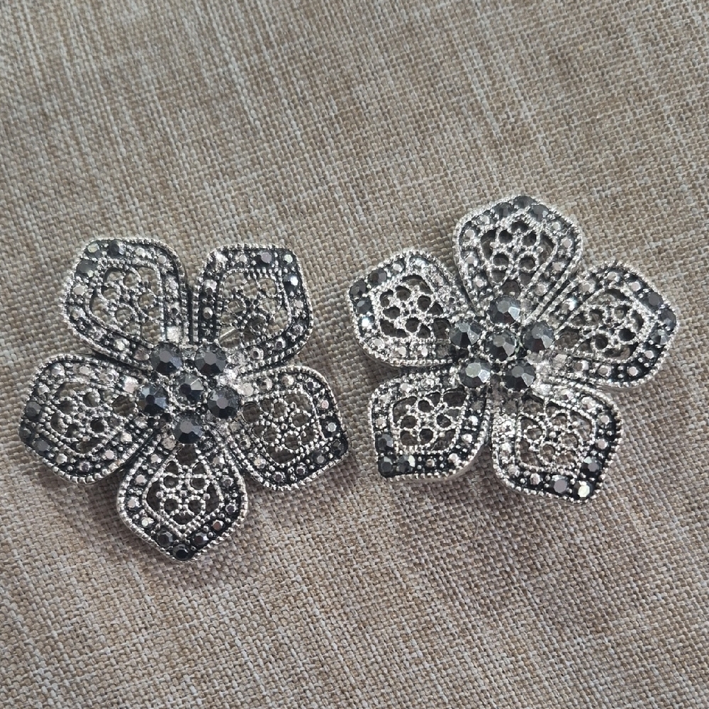 Elegant Silver Floral Earrings